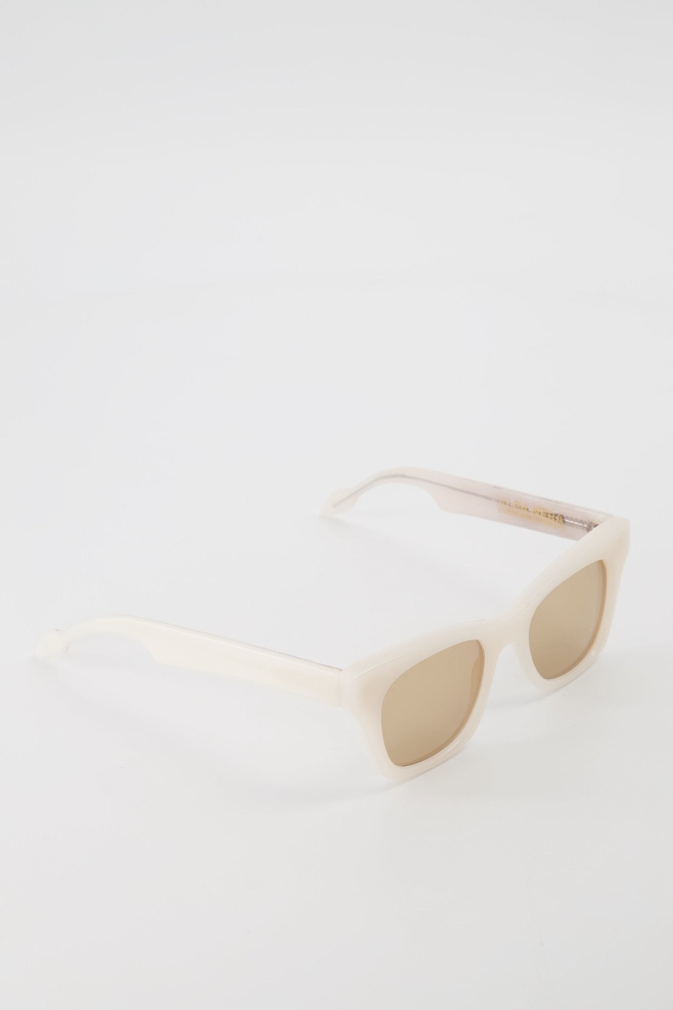 7.44 AM – BABY - Alba Nera - Lunettes de soleil - quiet luxury